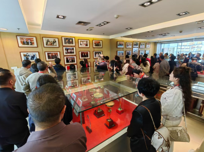 与智者同行 与强者为伍 与优秀同行共建领航者联盟 |应势谋局 聚势领航 医路同行 价值共生 | 中国红•红桃K•基层医疗领航发展大会印象